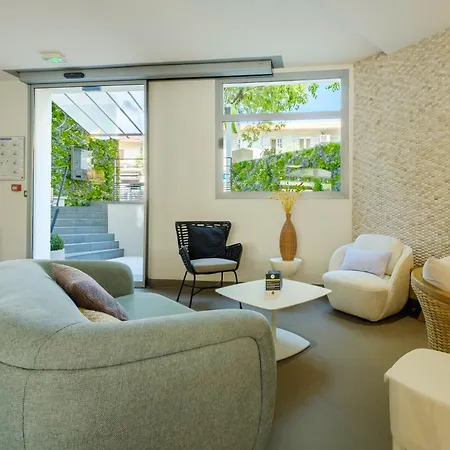 Antibes Hotel 3*